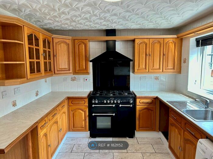 3 Bedroom Terraced House To Rent In Holmefields Road, Middlesbrough, TS6