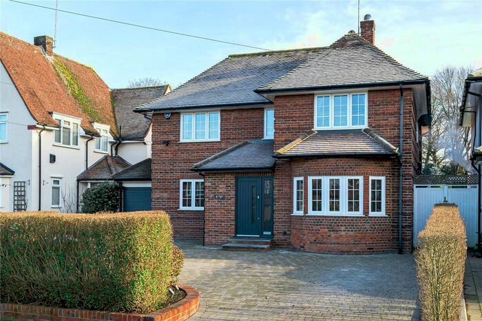 4 Bedroom Detached House To Rent In Bradmore Way, Brookmans Park, Hatfield, AL9