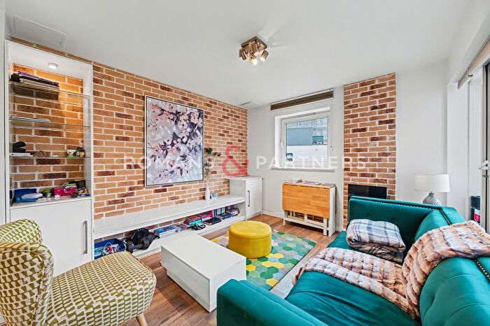 1 Bedroom Flat To Rent In Tequila Wharf, Limehouse, E14