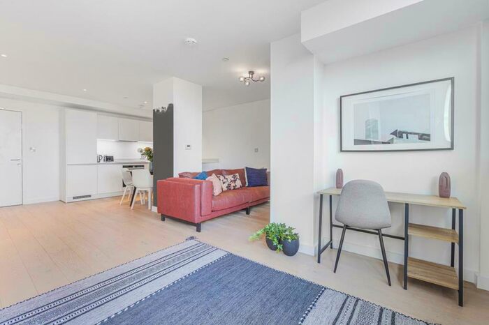 Apartment To Rent In Highgate, London, N19