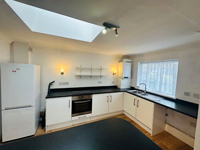 2 Bedroom Cottage To Rent In Post Office Terrace, Ponthir, NP18
