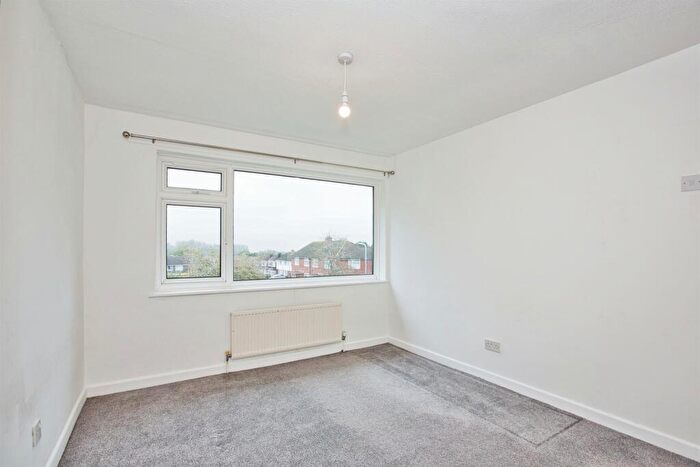 3 Bedroom Semi-Detached House For Sale In Wessex Road, Yeovil, BA21