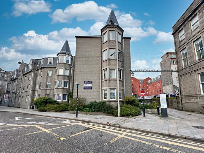 2 Bedroom Flat To Rent In Rennies Court, City Centre, Aberdeen, AB11
