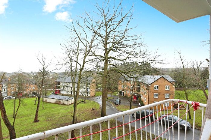 2 Bedroom Flat For Sale In Sydenham Hill, London, SE26
