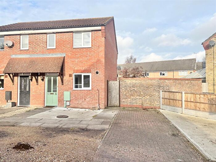 2 Bedroom End Of Terrace House For Sale In Stanstrete Field, Great Notley, Braintree, CM77