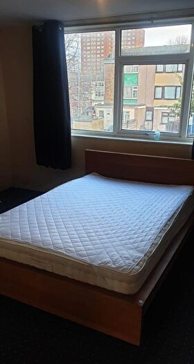 1 Bedroom House To Rent In Hathway Walk, Bristol, BS5