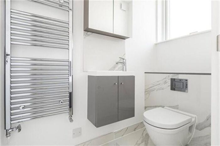 3 Bedroom Flat To Rent In The Penthouse, Hand Axe Yard, Kings Cross, London, WC1X