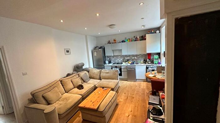 2 Bedroom Flat To Rent In Ospringe Road, Kentish Town, NW5