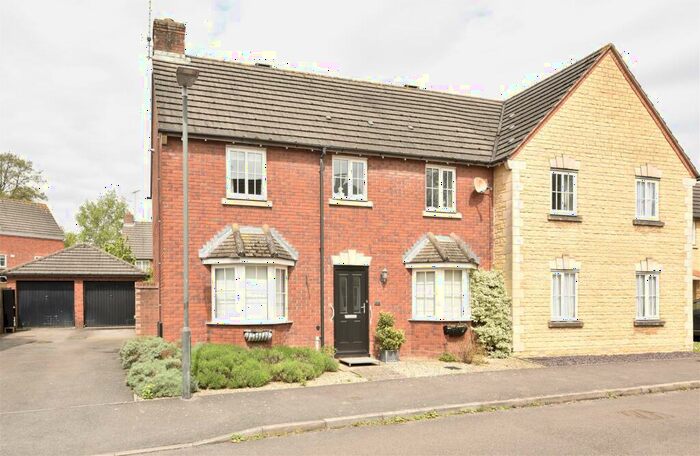 3 Bedroom End Of Terrace House For Sale In Downham View, Dursley, GL11