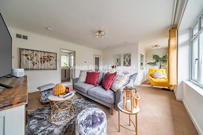 2 Bedroom Flat To Rent In Kingswood Road, Shortlands, Bromley, Kent, BR2