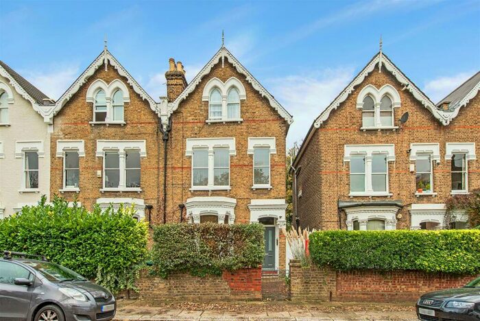 2 Bedroom Flat To Rent In Scarborough Road, Finsbury Park, N4