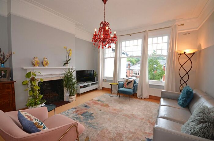 2 Bedroom Flat To Rent In Dukes Avenue, London, N10