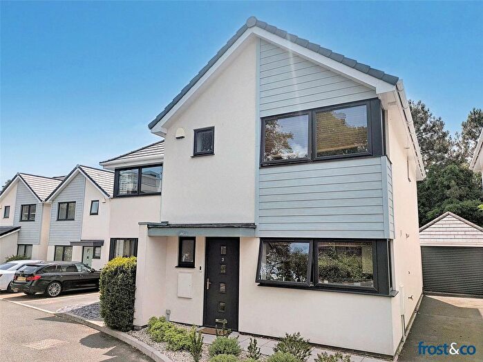 3 Bedroom Semi Detached House For Sale In The Cuttings, Lower Parkstone, Poole, Dorset, BH14
