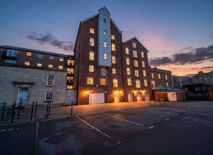 1 Bedroom Flat For Sale In Commercial Road, Gloucester, GL1