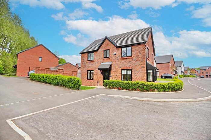 4 Bedroom Detached House For Sale In Parkside View, Prestwich, M25