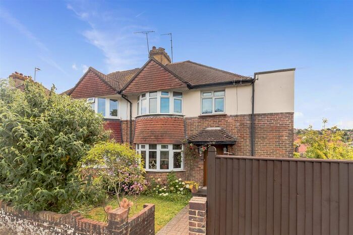 3 Bedroom Semi-Detached House To Rent In Dale Crescent, Brighton, BN1