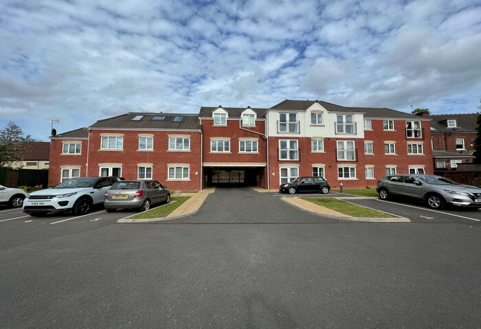 2 Bedroom Apartment To Rent In Terreno Court, Stourbridge, DY8