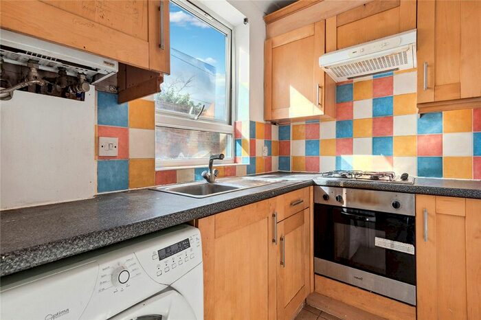 2 Bedroom Flat To Rent In Ponder Street, Islington, London, N7