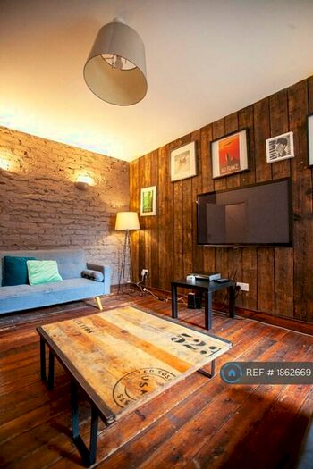 9 Bedroom Semi-Detached House To Rent In Ladybarn Lane, Manchester, M14