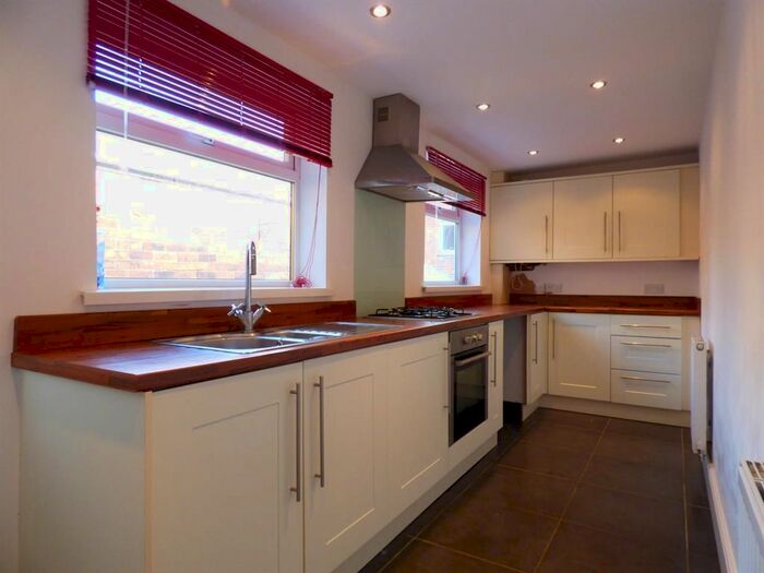 2 Bedroom Terraced House To Rent In King Street, Pontefract, WF8