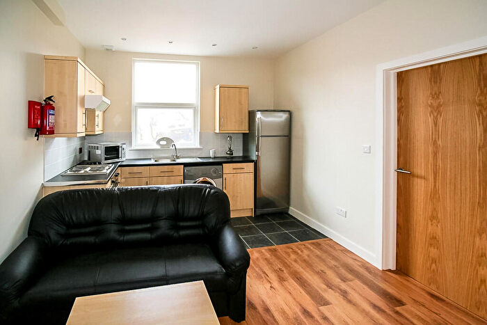 1 Bedroom Flat To Rent In Burley Road, Leeds, LS3