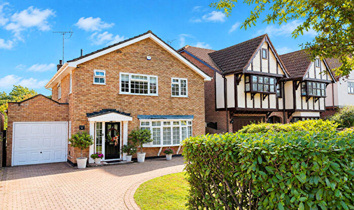 4 Bedroom Detached House For Sale In Folly Chase, Hockley, SS5