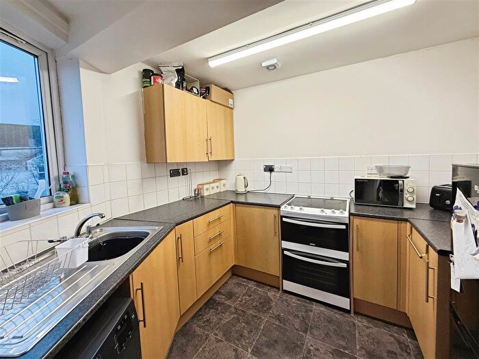 2 Bedroom Apartment To Rent In St. Teilo Street, Pontarddulais, Swansea, SA4