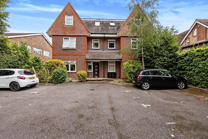 2 Bedroom Apartment To Rent In Chichester, PO19