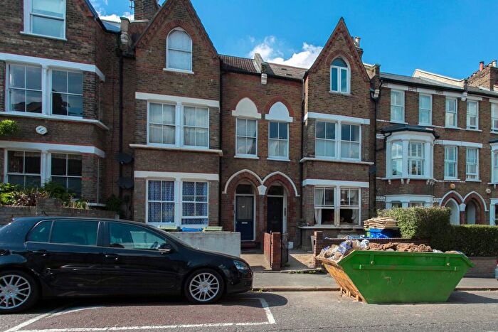1 Bedroom Flat To Rent In Grove Hill Road, SE5