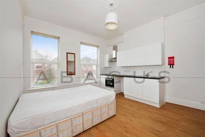 Studio To Rent In Manstone Road, West Hampstead, NW2