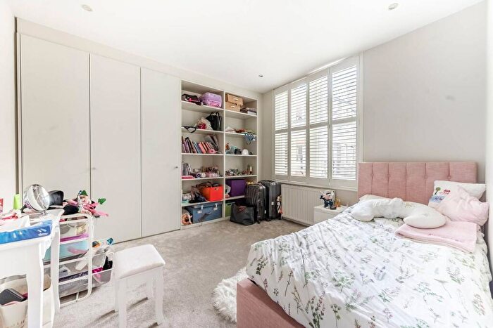3 Bedroom Flat For Sale In Ashburnham Road, Chelsea, London, SW10