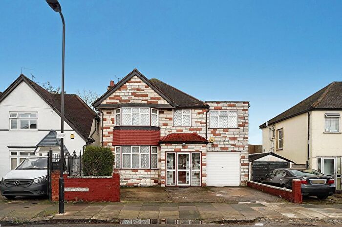 4 Bedroom Detached House To Rent In Bennetts Avenue, Greenford, UB6