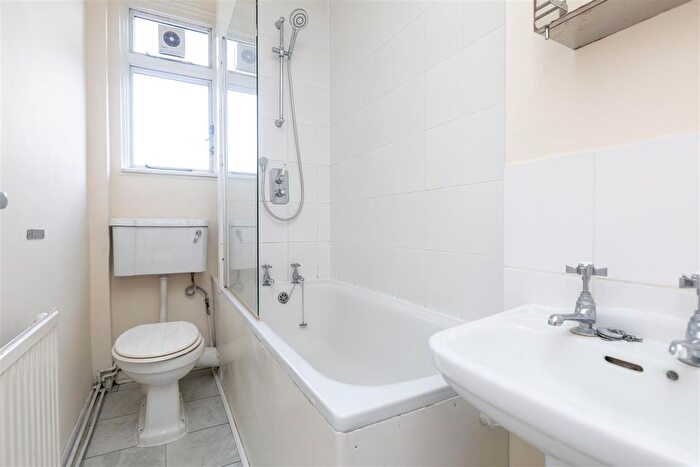 1 Bedroom Flat To Rent In Marshalsea Road, London, SE1