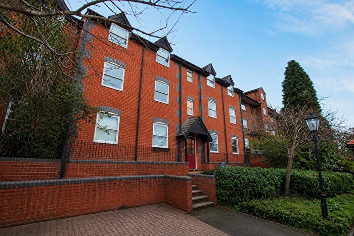 1 Bedroom Apartment To Rent In Lynden Mews, Dale Road, Reading, RG2