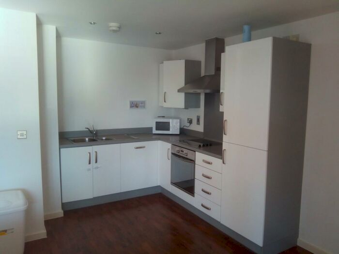 2 Bedroom Flat To Rent In South Quay, Kings Road, Swansea, SA1