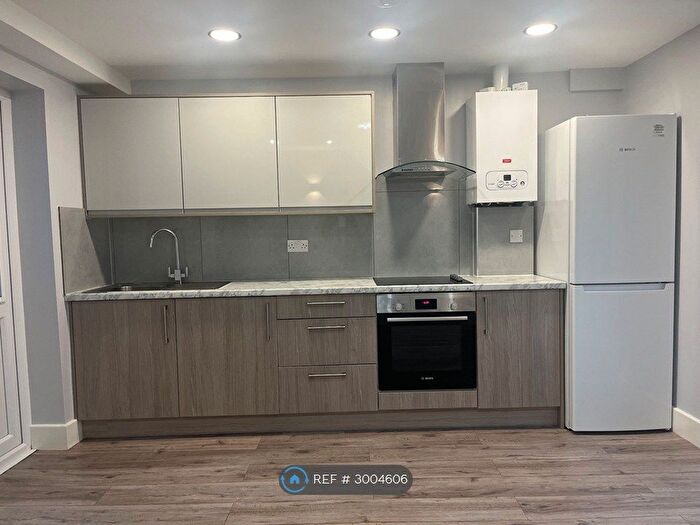 2 Bedroom Flat To Rent In Strode Road, London, N17