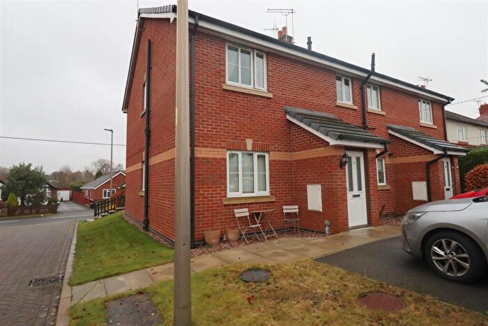 2 Bedroom Flat To Rent In Eason Grove, Wistaston, Crewe, CW2