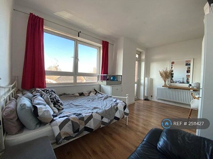 4 Bedroom Flat To Rent In Maple House, London, SE8