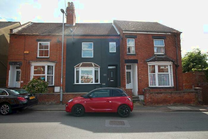 3 Bedroom Terraced House To Rent In Park Road, Rushden, NN10
