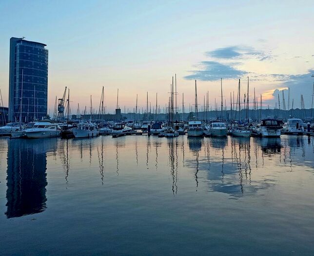 2 Bedroom Apartment To Rent In Chatham Quays, Chatham, ME4