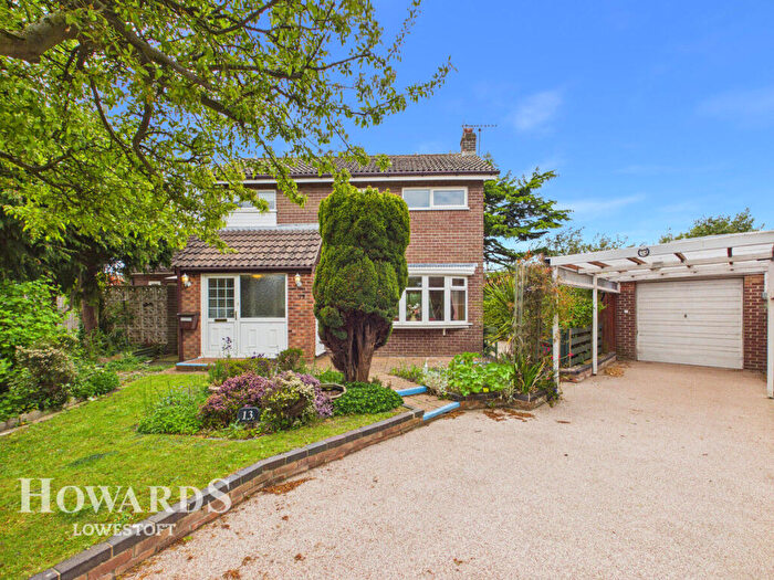 3 Bedroom Detached House For Sale In Boon Drive, Lowestoft, NR33