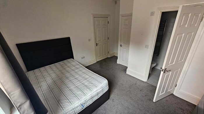 1 Bedroom Semi Detached House To Rent In Wokingham Road, Reading, RG6