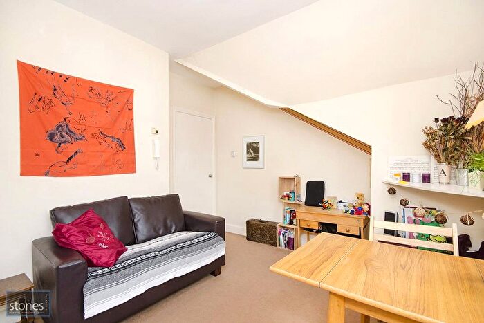 1 Bedroom Flat To Rent In Canfield Gardens, South Hampstead, London, NW6