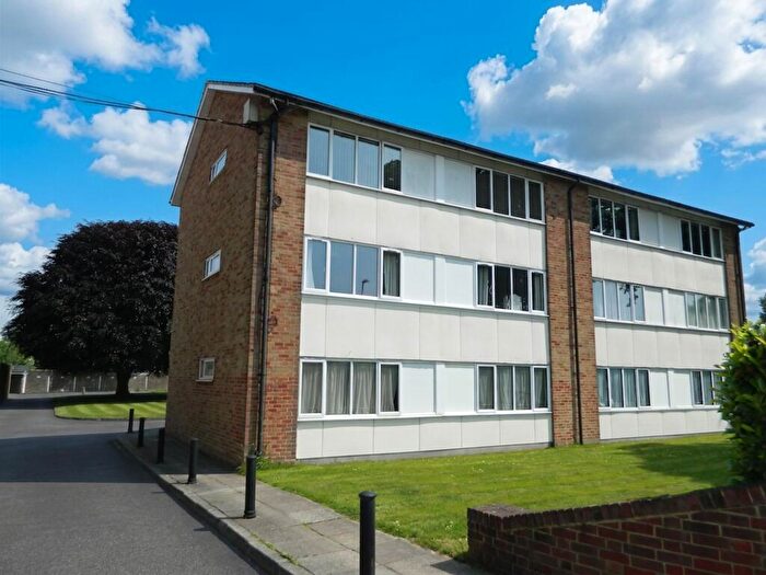 1 Bedroom Maisonette To Rent In Ringley Oak, Horsham, RH12