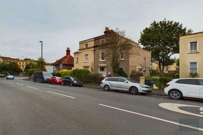 3 Bedroom Maisonette To Rent In Cotham, Bristol, BS6