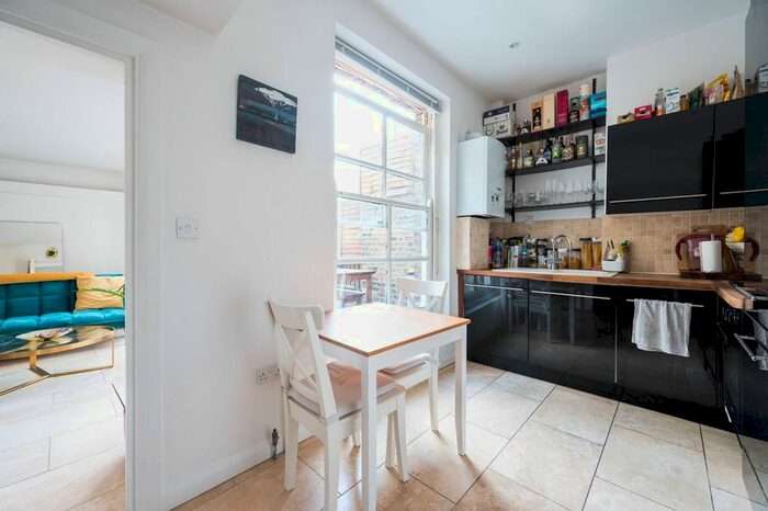 1 Bedroom Flat To Rent In Arundel Square, Barnsbury, London, N7