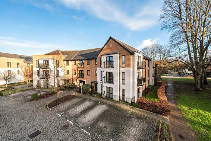 2 Bedroom Apartment For Sale In Wills Crescent, Leybourne, West Malling, ME19