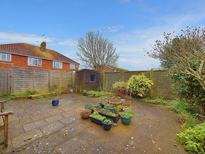 2 Bedroom Flat For Sale In Chesham Close, Goring By Sea, Worthing, BN12