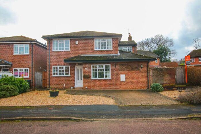 4 Bedroom Detached House For Sale In Kelsey Avenue, Finchampstead, Wokingham, RG40