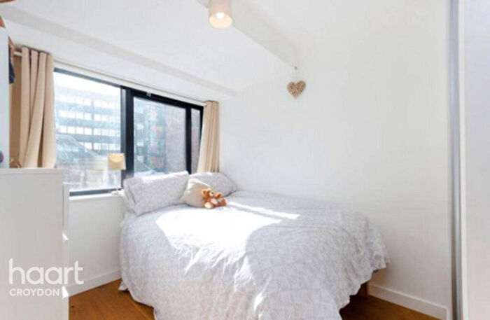 2 Bedroom Block Of Apartments For Sale In Scarbrook Road, Croydon, CR0